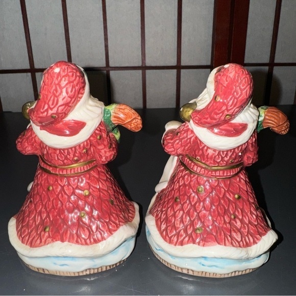 Vintage Santa salt and pepper shaker set - Picture 6 of 16